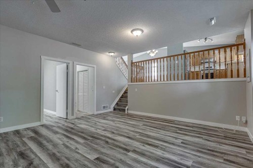 134 Douglas Avenue, Red Deer, AB - Indoor Photo Showing Other Room