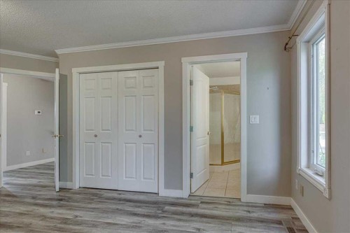 134 Douglas Avenue, Red Deer, AB - Indoor Photo Showing Other Room