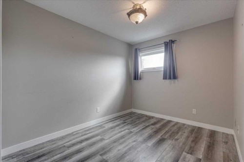 134 Douglas Avenue, Red Deer, AB - Indoor Photo Showing Other Room
