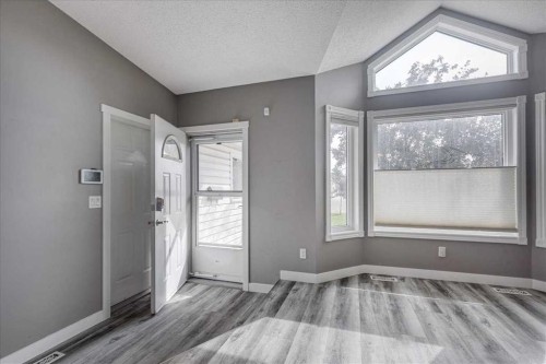 134 Douglas Avenue, Red Deer, AB - Indoor Photo Showing Other Room