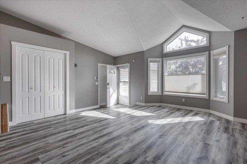 134 Douglas Avenue, Red Deer, AB - Indoor Photo Showing Other Room