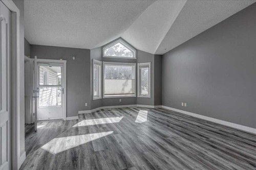 134 Douglas Avenue, Red Deer, AB - Indoor Photo Showing Other Room