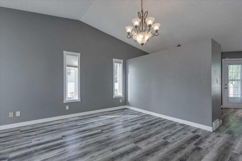 134 Douglas Avenue, Red Deer, AB - Indoor Photo Showing Other Room