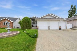 37 Ashmore Close Red Deer, AB T4R 2R7