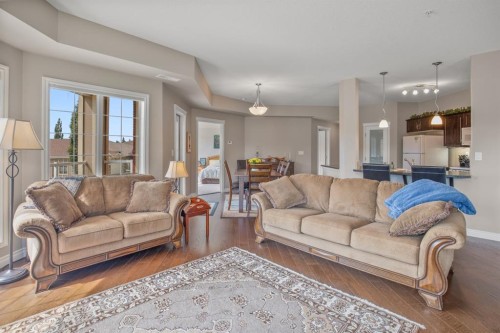 226-6 Michener Boulevard, Red Deer, AB - Indoor Photo Showing Living Room