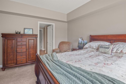 226-6 Michener Boulevard, Red Deer, AB - Indoor Photo Showing Bedroom