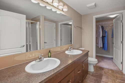 226-6 Michener Boulevard, Red Deer, AB - Indoor Photo Showing Bathroom