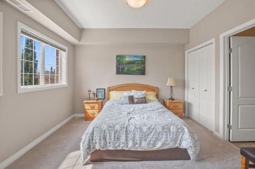 226-6 Michener Boulevard, Red Deer, AB - Indoor Photo Showing Bedroom