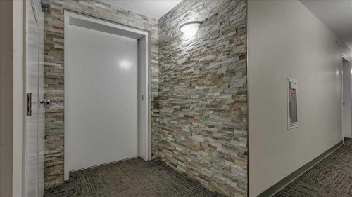 410-3 Broadway Rise, Sylvan Lake, AB - Indoor Photo Showing Other Room