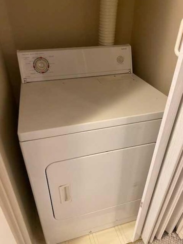 56 Cosgrove Crescent, Red Deer, AB - Indoor Photo Showing Laundry Room