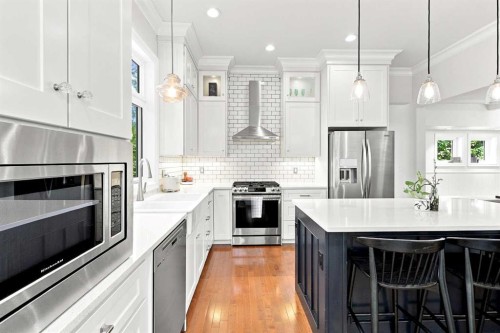 5808 43 Avenue, Red Deer, AB - Indoor Photo Showing Kitchen With Upgraded Kitchen