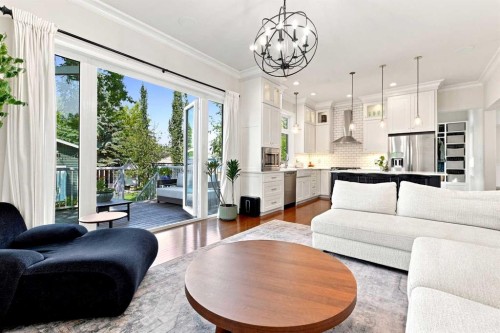 5808 43 Avenue, Red Deer, AB - Indoor Photo Showing Living Room