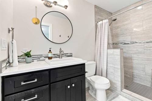 5808 43 Avenue, Red Deer, AB - Indoor Photo Showing Bathroom