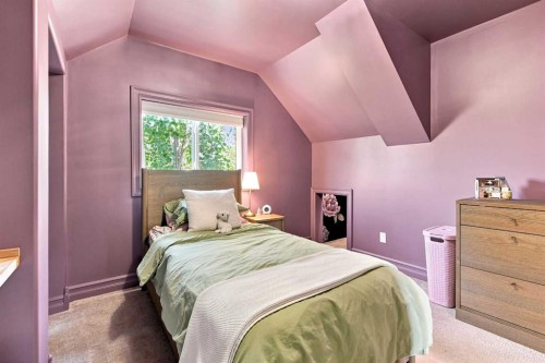 5808 43 Avenue, Red Deer, AB - Indoor Photo Showing Bedroom