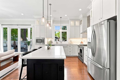 5808 43 Avenue, Red Deer, AB - Indoor Photo Showing Kitchen With Upgraded Kitchen