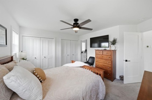 355 Duston Street, Red Deer, AB - Indoor Photo Showing Bedroom