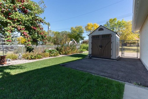 4609 45 Street, Camrose, AB - Outdoor