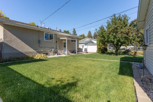 4609 45 Street, Camrose, AB - Outdoor