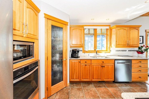 46237 Rr 202, Rural Camrose County, AB - Indoor Photo Showing Kitchen With Double Sink