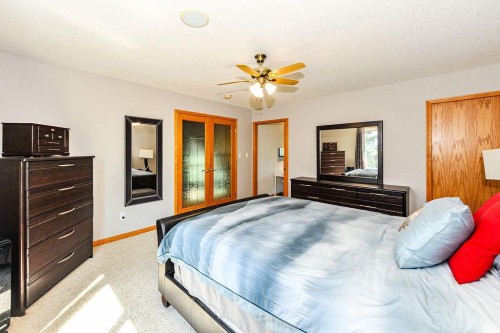 46237 Rr 202, Rural Camrose County, AB - Indoor Photo Showing Bedroom