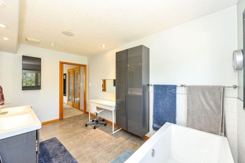 46237 Rr 202, Rural Camrose County, AB - Indoor