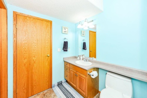 46237 Rr 202, Rural Camrose County, AB - Indoor Photo Showing Bathroom