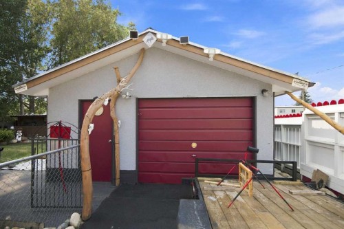 4310 54 Avenue, Olds, AB - Outdoor With Exterior