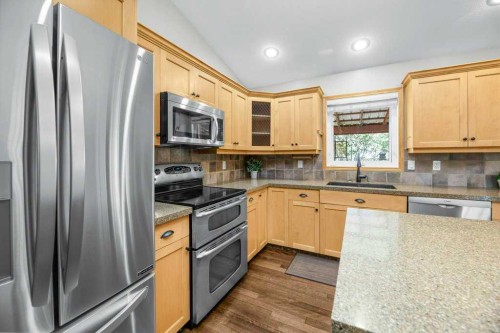 34 Duffield Avenue, Red Deer, AB - Indoor Photo Showing Kitchen
