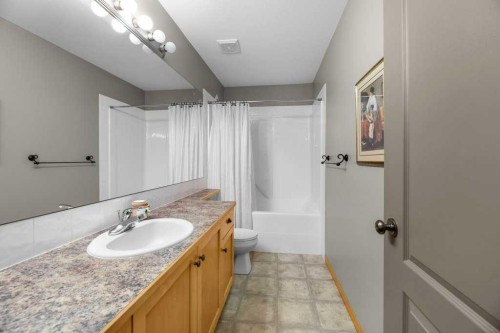 34 Duffield Avenue, Red Deer, AB - Indoor Photo Showing Bathroom