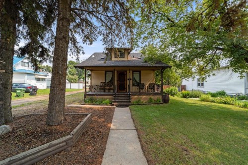 4833 54 Street  Camrose, AB T4V 2A3
