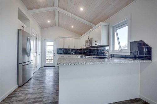 58 Ranchers Close, Lacombe, AB - Indoor Photo Showing Kitchen