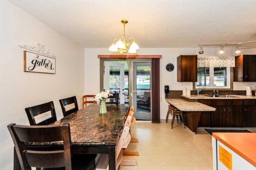 6314 44A Avenue, Camrose, AB - Indoor Photo Showing Dining Room