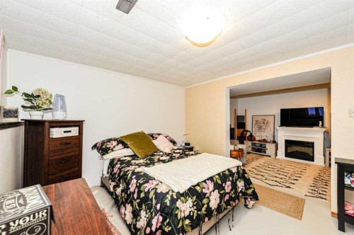 6314 44A Avenue, Camrose, AB - Indoor Photo Showing Bedroom
