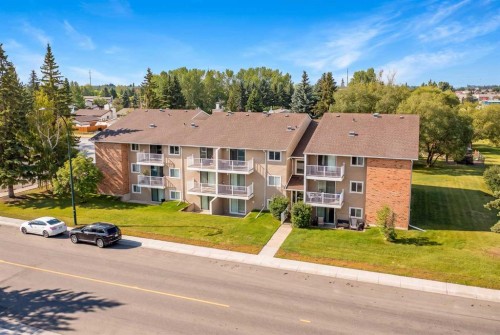201-49 Bennett Street  Red Deer, AB T4R 1V4