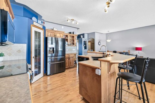 431-400 Ramage Close, Red Deer, AB - Indoor Photo Showing Kitchen