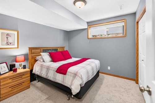 431-400 Ramage Close, Red Deer, AB - Indoor Photo Showing Bedroom