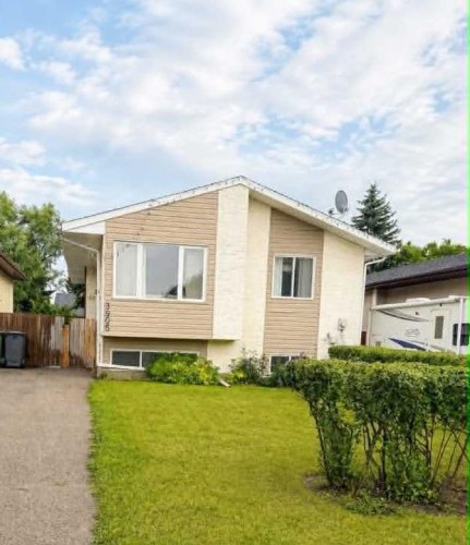 3905 52 Avenue  Ponoka, AB T4J 1C8