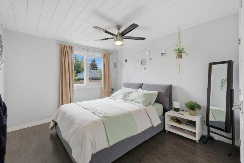 49 Macfarlane Avenue, Red Deer, AB - Indoor Photo Showing Bedroom