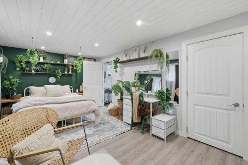 49 Macfarlane Avenue, Red Deer, AB - Indoor Photo Showing Bedroom