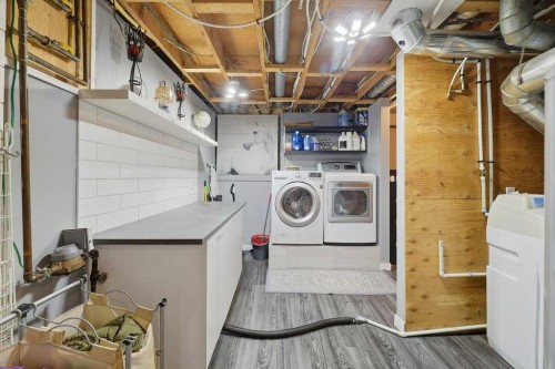 49 Macfarlane Avenue, Red Deer, AB - Indoor Photo Showing Laundry Room