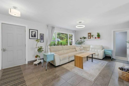 49 Macfarlane Avenue, Red Deer, AB - Indoor Photo Showing Living Room