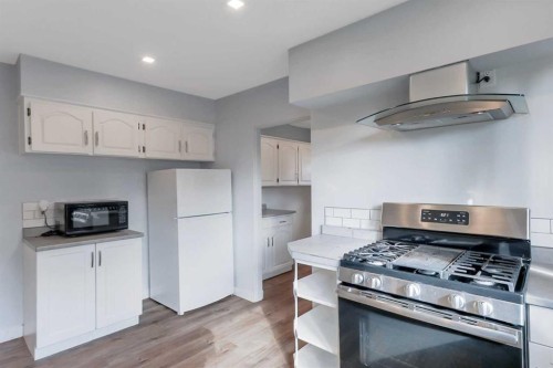 3918 37 Avenue, Red Deer, AB - Indoor Photo Showing Kitchen