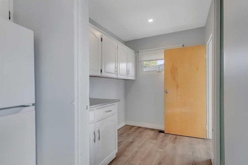 3918 37 Avenue, Red Deer, AB - Indoor
