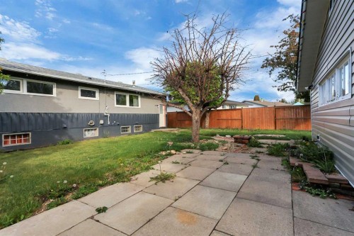 3918 37 Avenue, Red Deer, AB - Outdoor