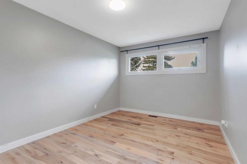 3918 37 Avenue, Red Deer, AB - Indoor Photo Showing Other Room