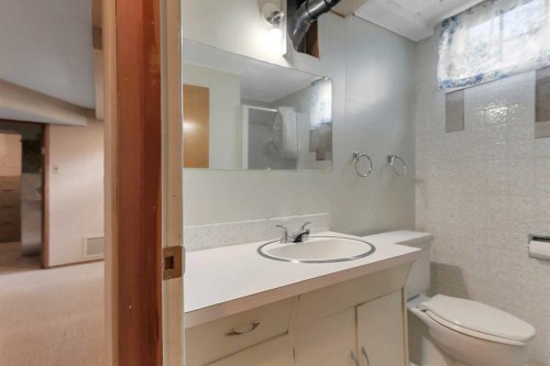 3918 37 Avenue, Red Deer, AB - Indoor Photo Showing Bathroom