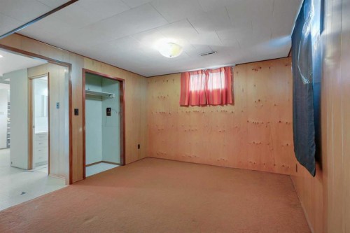 3918 37 Avenue, Red Deer, AB - Indoor Photo Showing Other Room