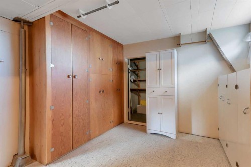 3918 37 Avenue, Red Deer, AB - Indoor Photo Showing Other Room