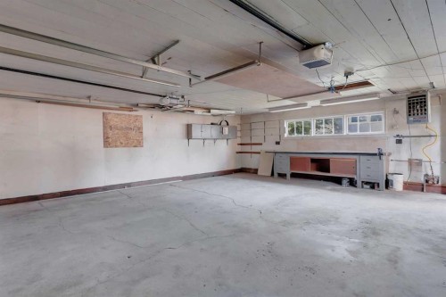 3918 37 Avenue, Red Deer, AB - Indoor Photo Showing Garage