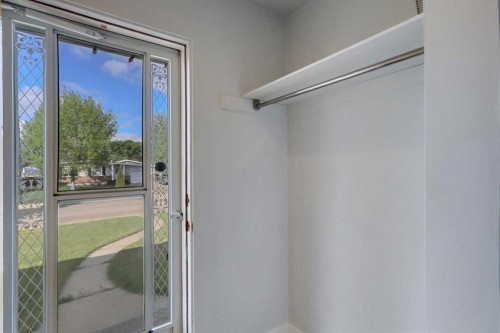 3918 37 Avenue, Red Deer, AB - Indoor